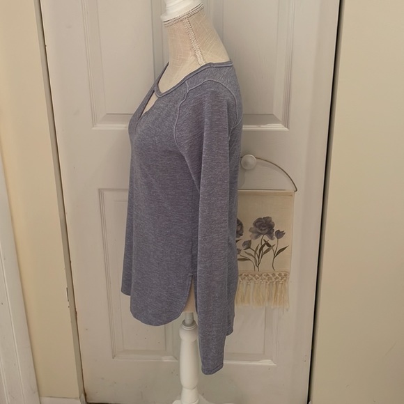 Zella Striped Purple Cutout Neck Long Sleeve Workout Top - Picture 2 of 8